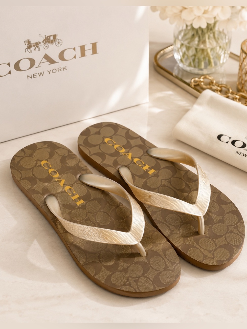 Coach Signature Logo Flip Flops Khaki‎ Gold Thong Sandals Womens Size 5-6